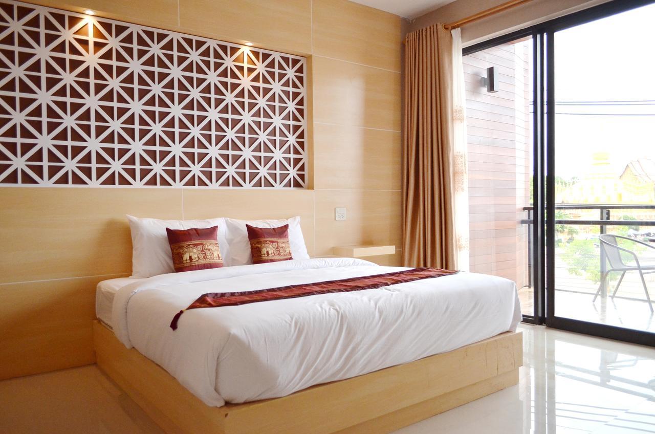 Thatluangview Hotel Vientiane Exterior photo